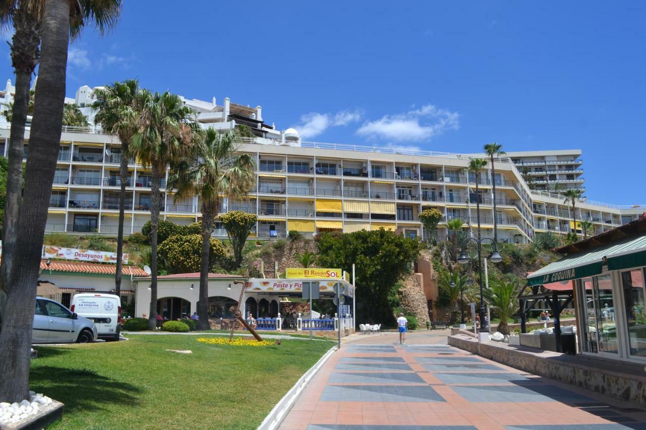 Sea Front Studio With Spacious Balcony Santa Clara ตอร์เรโมลิโนส ภายนอก รูปภาพ