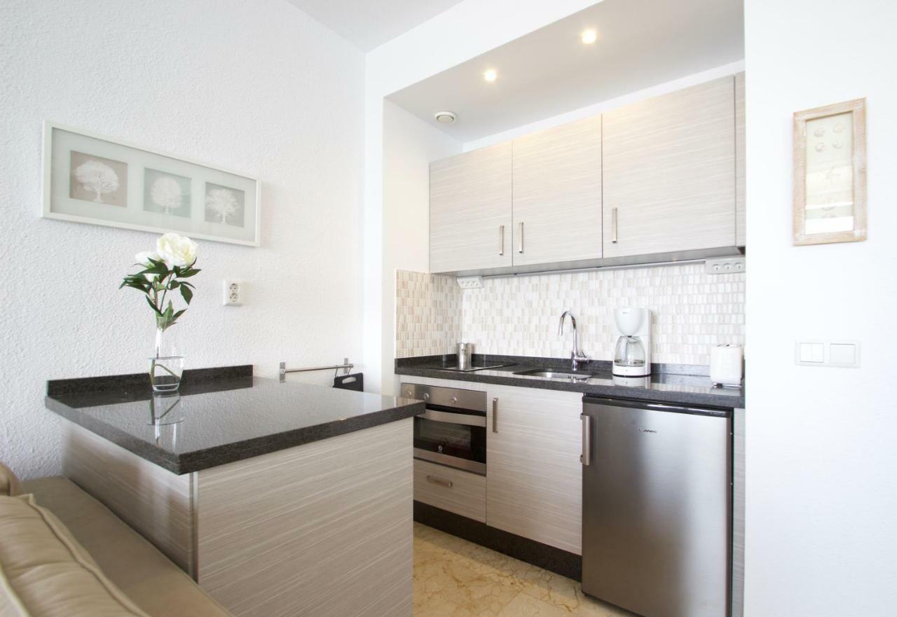 Sea Front Studio With Spacious Balcony Santa Clara ตอร์เรโมลิโนส ภายนอก รูปภาพ