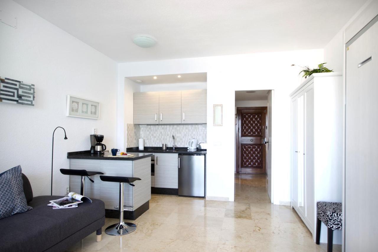 Sea Front Studio With Spacious Balcony Santa Clara ตอร์เรโมลิโนส ภายนอก รูปภาพ
